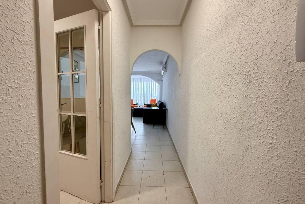 Appartement met 2 slaapkamers, 1 badkamer, 240 m. van het strand en het zwembad