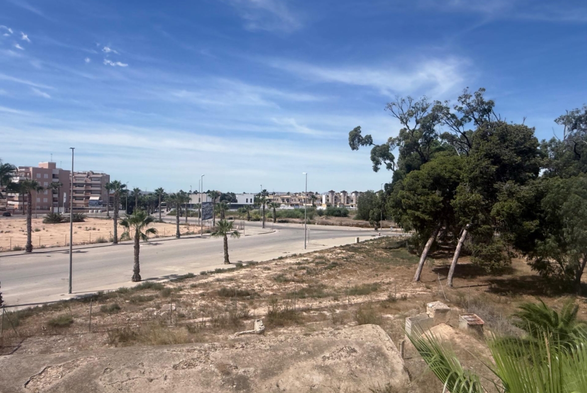 BUNGALOW ALTO OASIS BEACH – EL RASO : 2 HAB, 2 BAÑOS, GARAJE, SOLARIUM