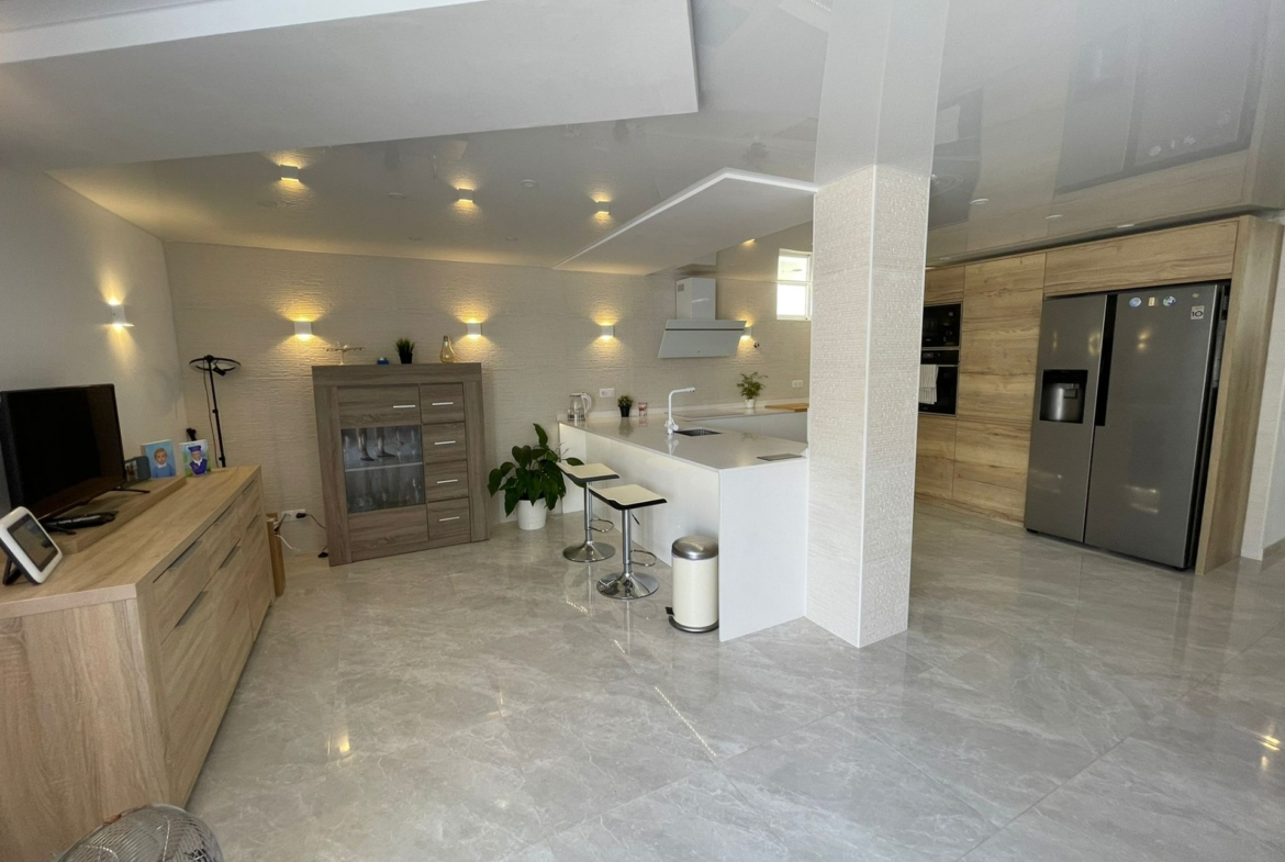 REFORMED HOUSE IN ORIHUELA COSTA! 3 BEDROOMS. BATHROOMS. SAUNA AND PRIVATE POOL.