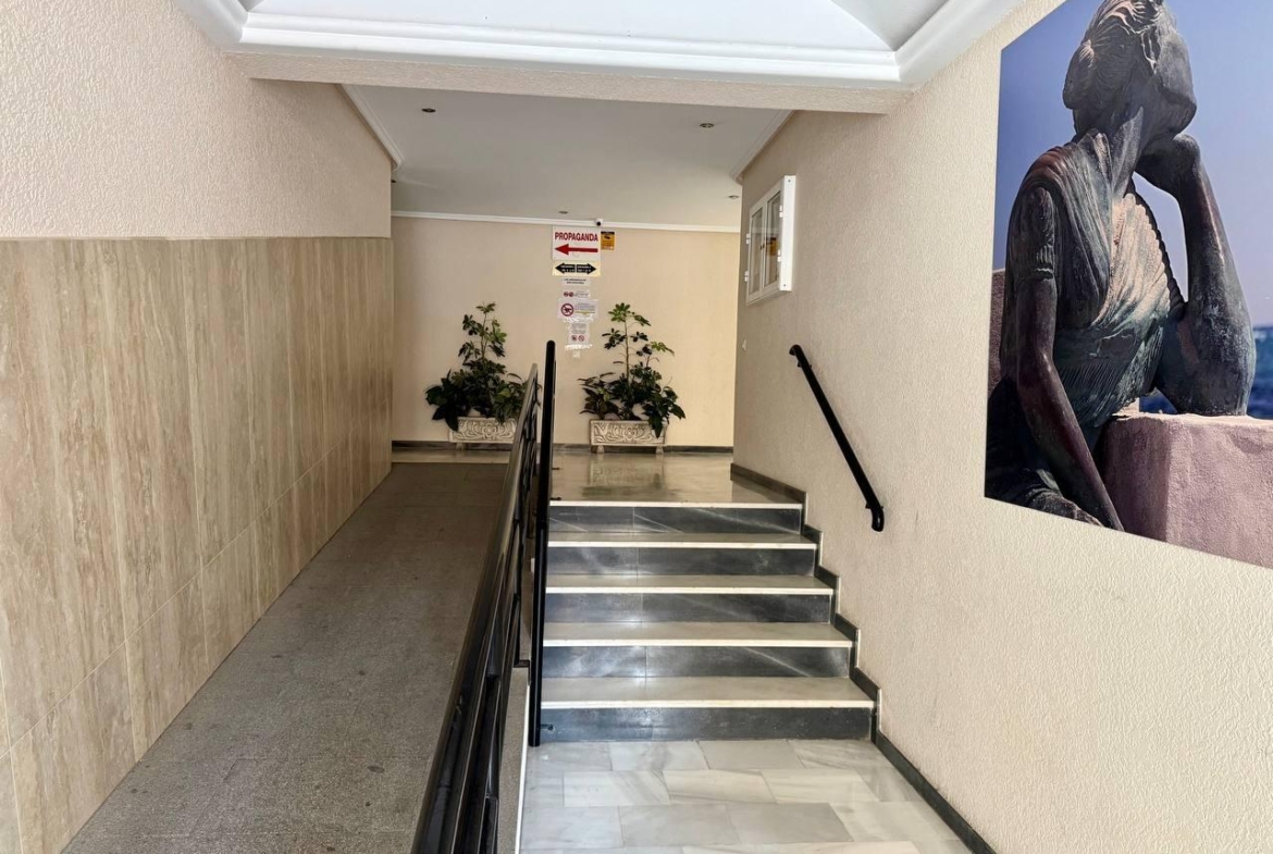Appartement met 2 slaapkamers, 1 badkamer, 240 m. van het strand en het zwembad