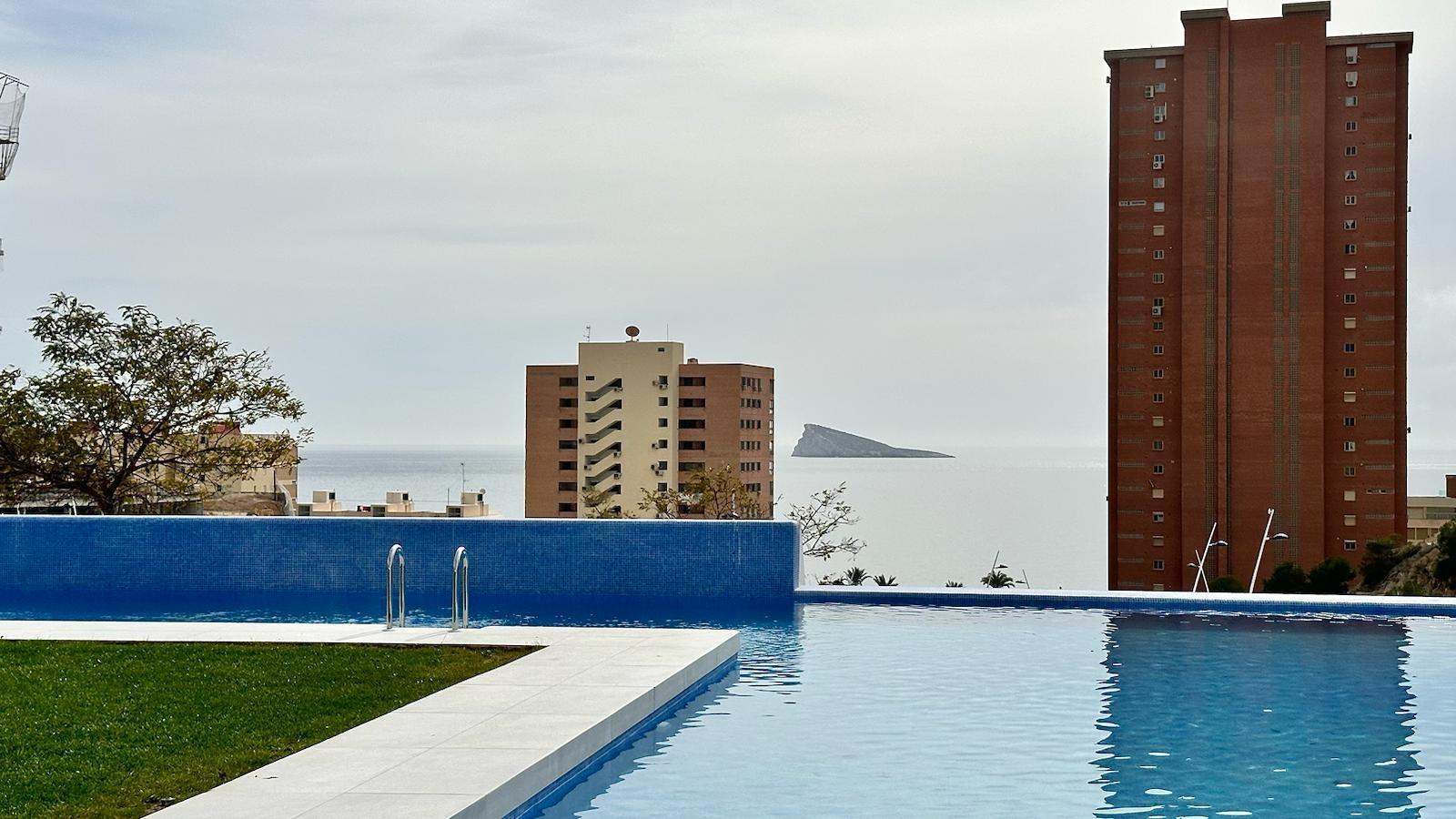 17-28-1 BRAND NIEUW ONTWERP-APPARTEMENT MET ZEEZICHTEN OP PONIËNTE BEACH, BENIDORM