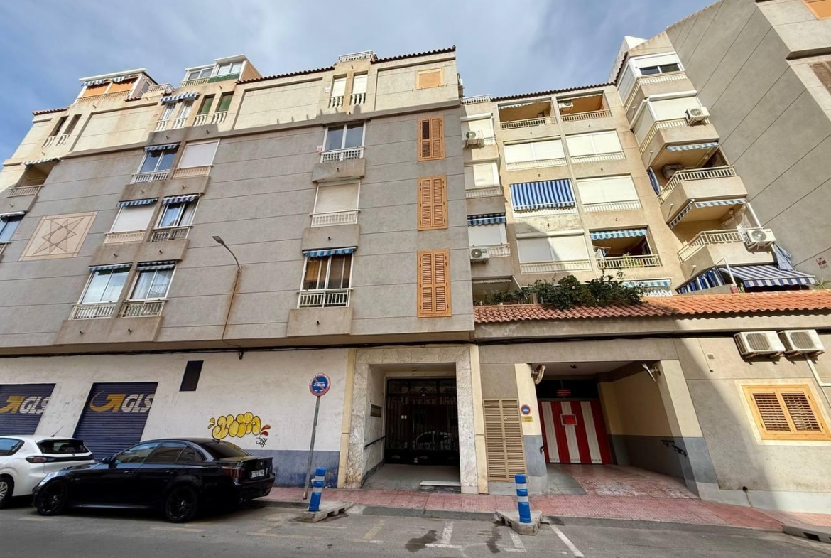 Appartement met 2 slaapkamers, 1 badkamer, 240 m. van het strand en het zwembad