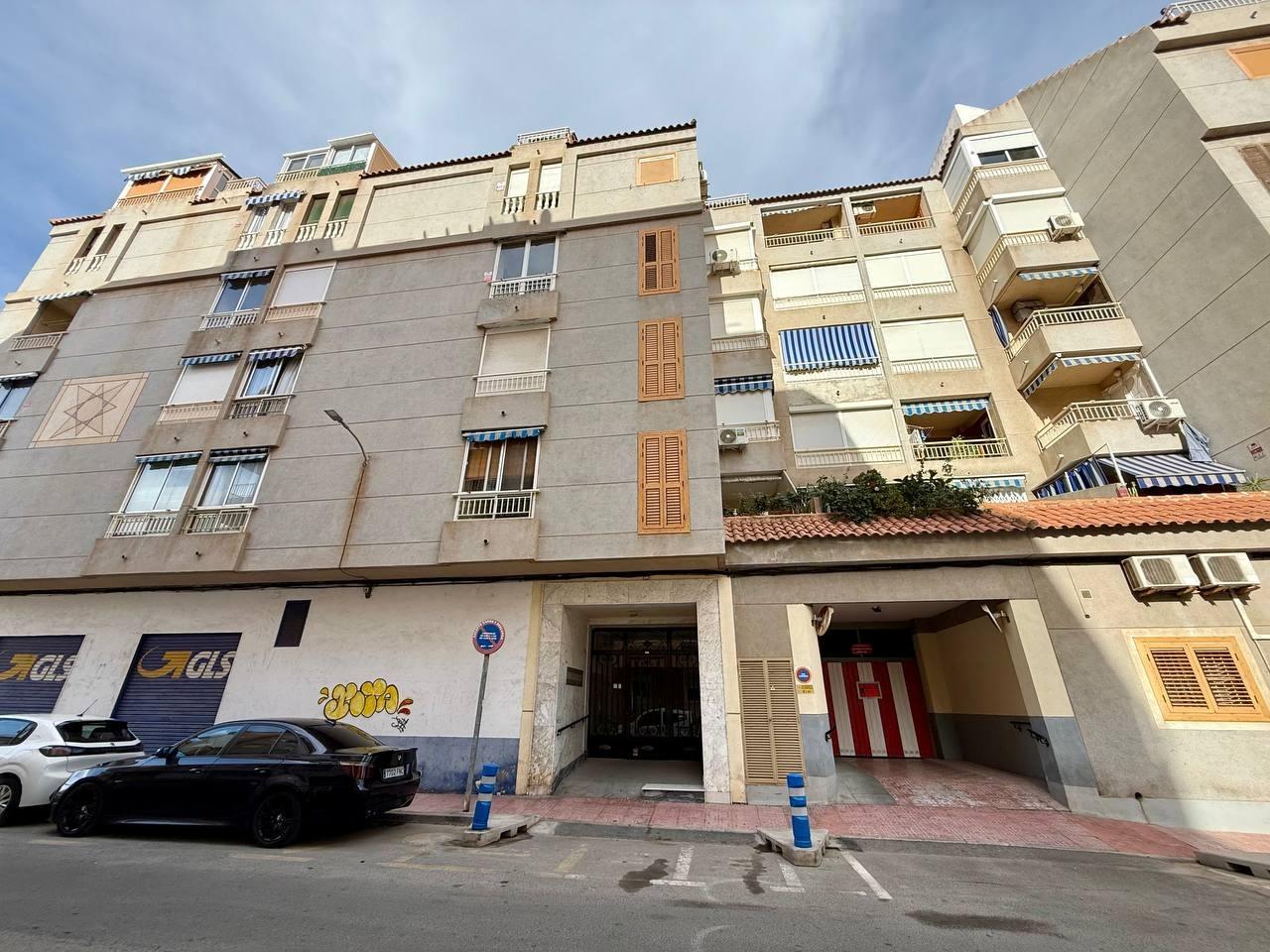 Appartement met 2 slaapkamers, 1 badkamer, 240 m. van het strand en het zwembad