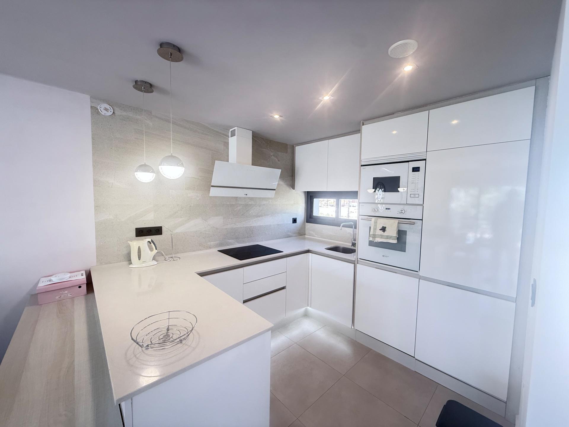 BUNGALOW ALTO OASIS BEACH – EL RASO : 2 HAB, 2 BAÑOS, GARAJE, SOLARIUM