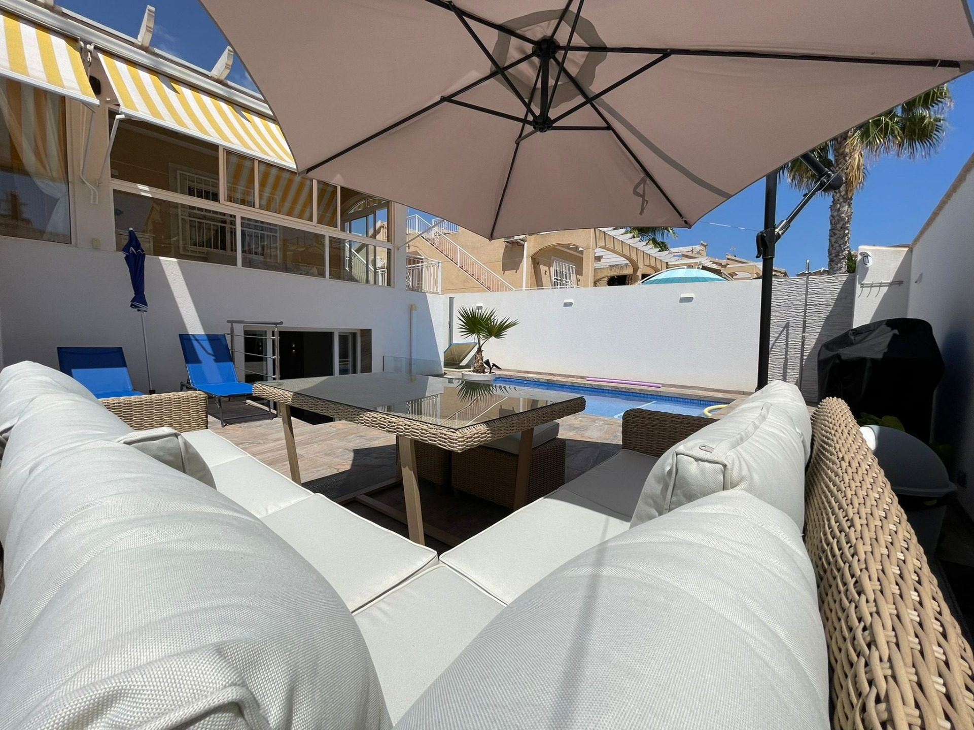 REFORMED HOUSE IN ORIHUELA COSTA! 3 BEDROOMS. BATHROOMS. SAUNA AND PRIVATE POOL.