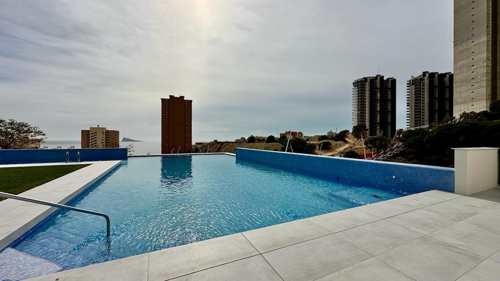 17-30-1 BRAND NIEUW ONTWERP-APPARTEMENT MET ZEEZICHTEN OP PONIËNTE BEACH, BENIDORM