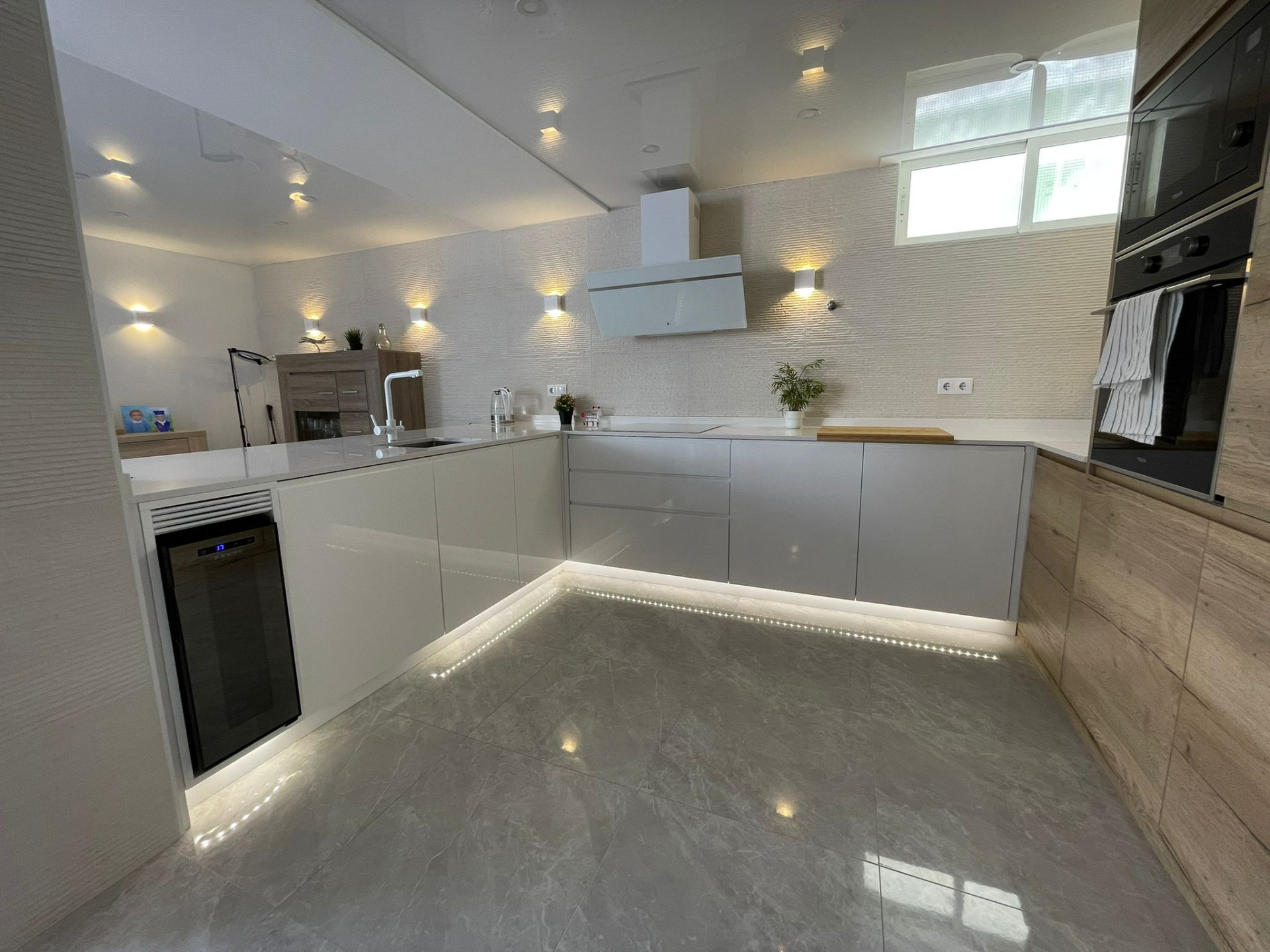 REFORMED HOUSE IN ORIHUELA COSTA! 3 BEDROOMS. BATHROOMS. SAUNA AND PRIVATE POOL.