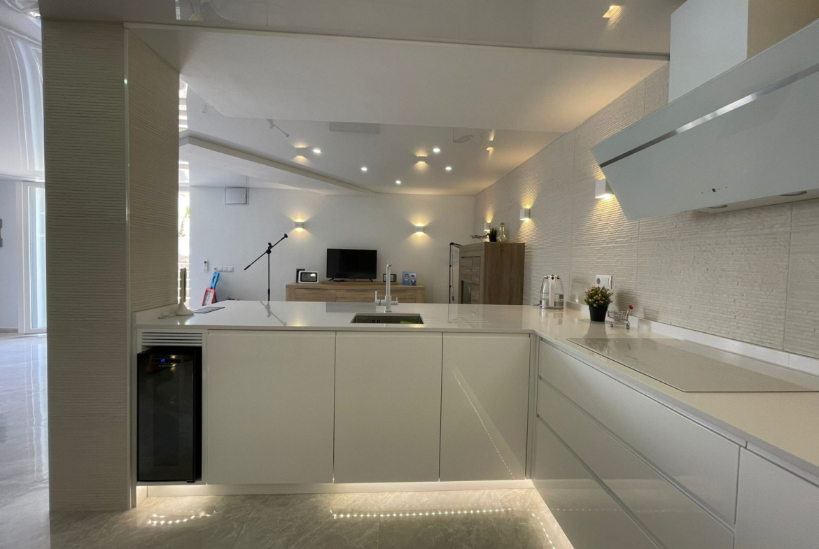 REFORMED HOUSE IN ORIHUELA COSTA! 3 BEDROOMS. BATHROOMS. SAUNA AND PRIVATE POOL.
