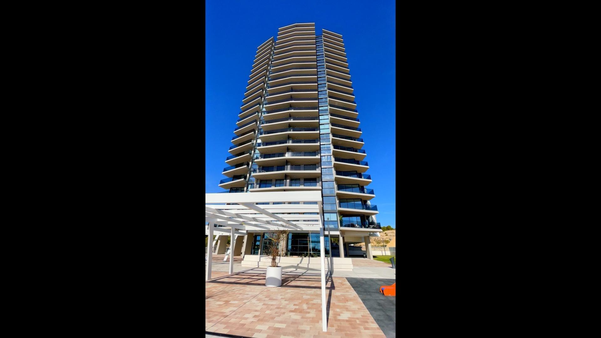 17-34-1 BRAND NIEUW ONTWERP-APPARTEMENT MET ZEEZICHTEN OP PONIËNTE BEACH, BENIDORM