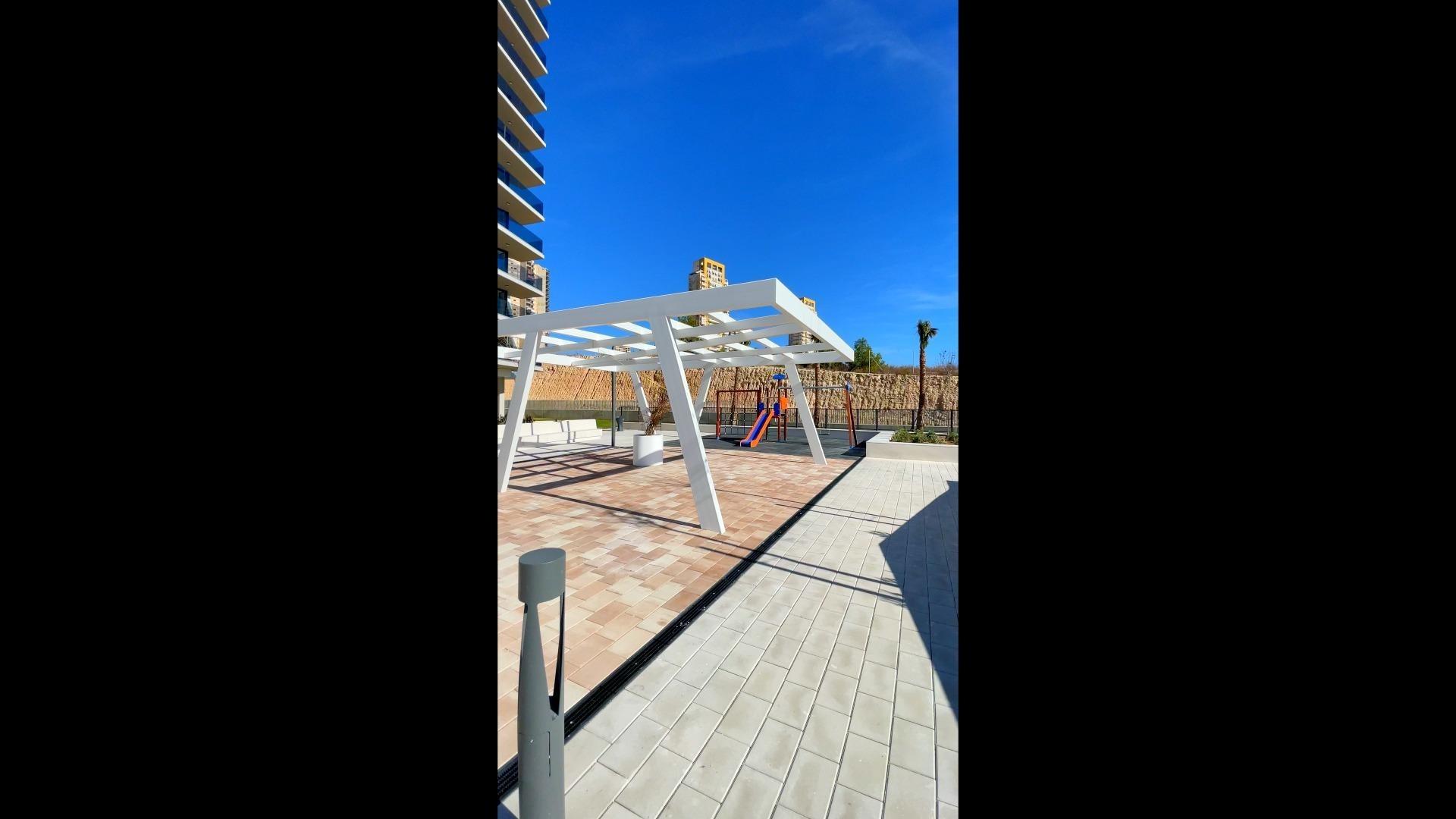 17-38-1 BRAND NIEUW ONTWERP-APPARTEMENT MET ZEEZICHTEN OP PONIËNTE BEACH, BENIDORM