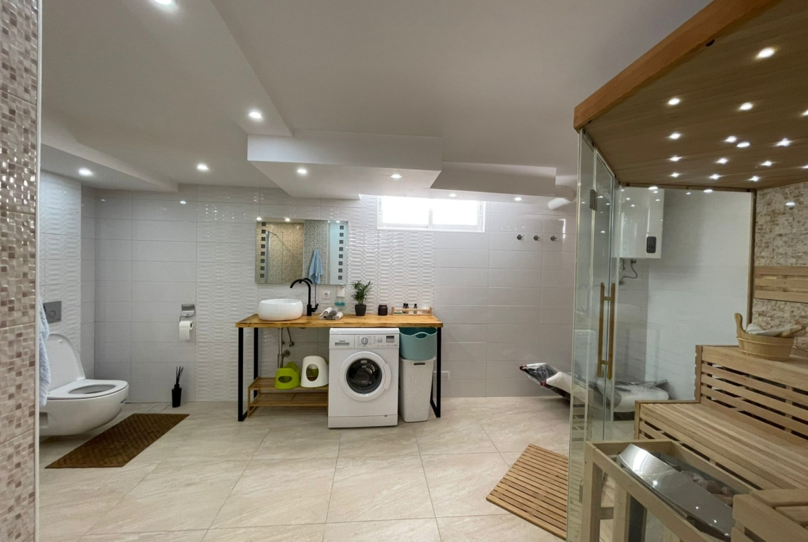 REFORMED HOUSE IN ORIHUELA COSTA! 3 BEDROOMS. BATHROOMS. SAUNA AND PRIVATE POOL.