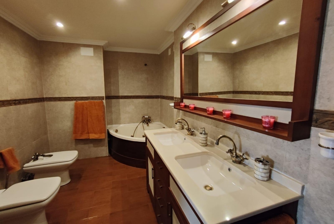 ESPECTACULAR APARTAMENTO DUPLEX EN LA CALA DE VILLAJOYOSA A 300M DE LA PLAYA
