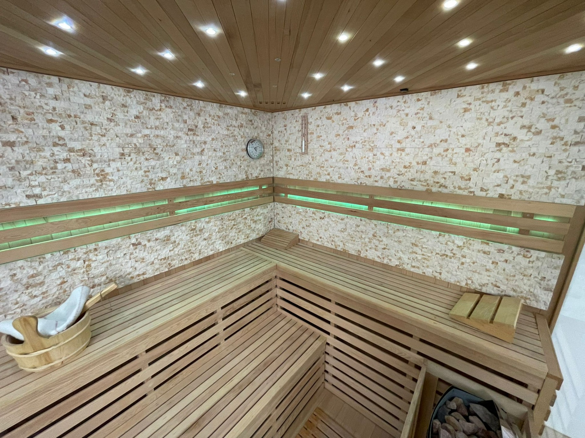 REFORMED HOUSE IN ORIHUELA COSTA! 3 BEDROOMS. BATHROOMS. SAUNA AND PRIVATE POOL.