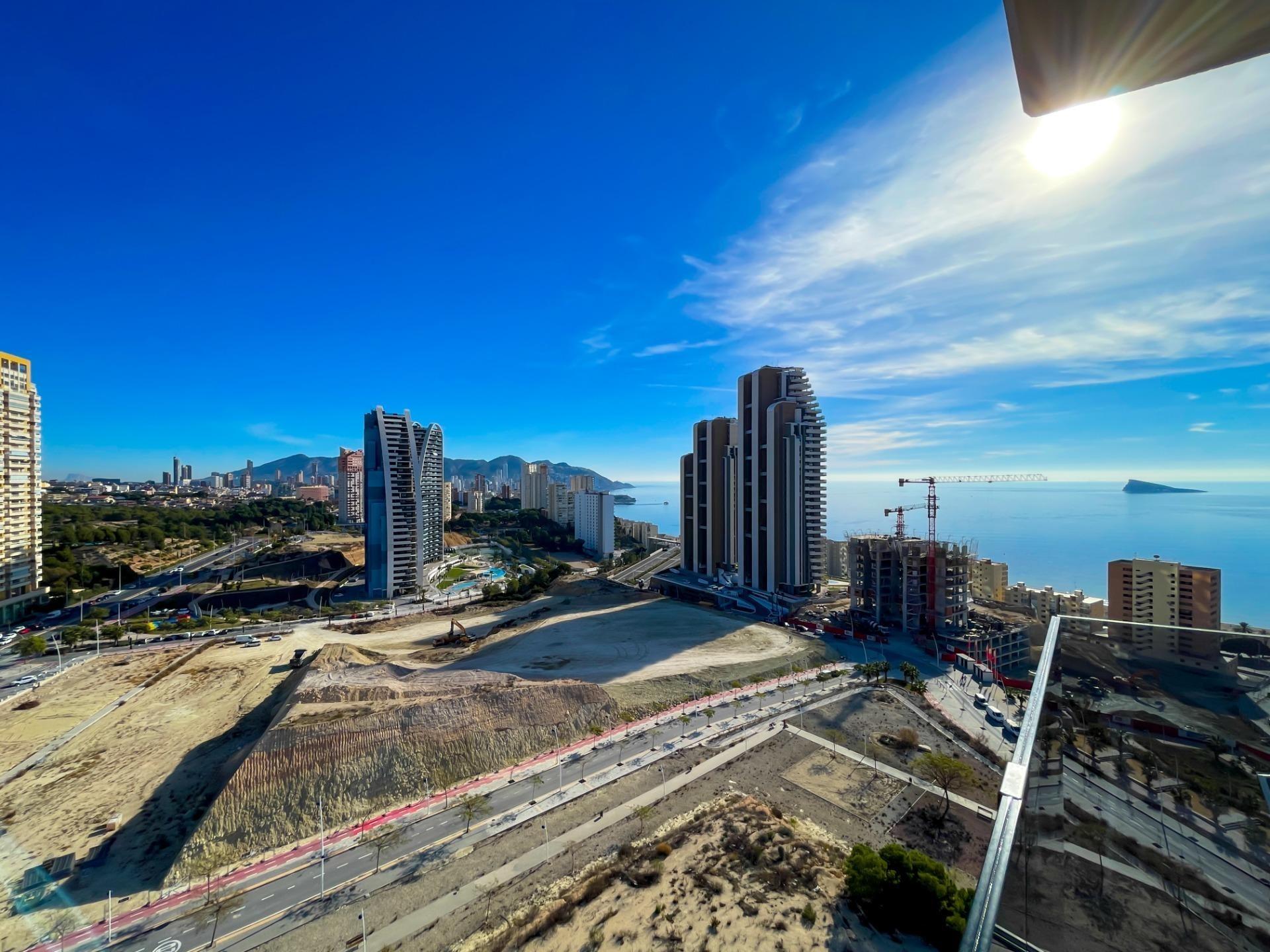 17-47-1 BRAND NIEUW ONTWERP-APPARTEMENT MET ZEEZICHTEN OP PONIËNTE BEACH, BENIDORM