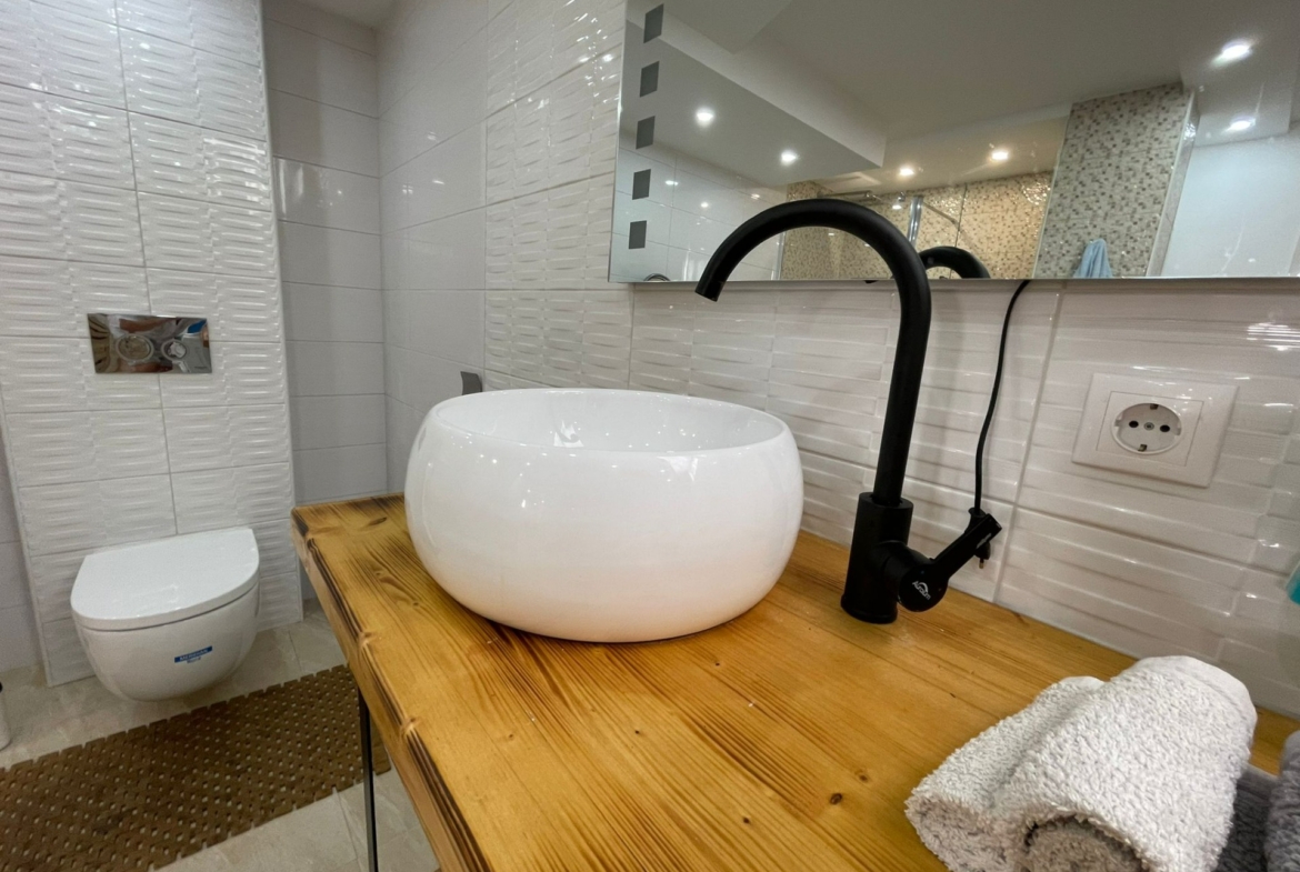 REFORMED HOUSE IN ORIHUELA COSTA! 3 BEDROOMS. BATHROOMS. SAUNA AND PRIVATE POOL.