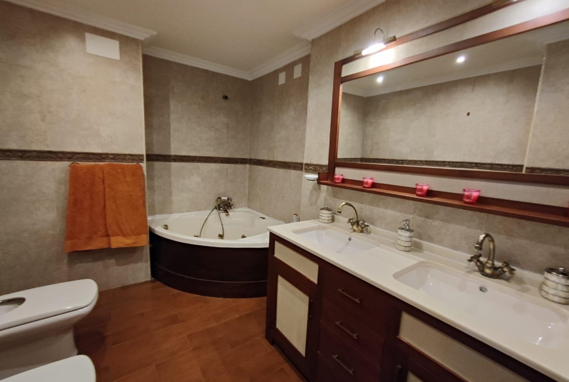 ESPECTACULAR APARTAMENTO DUPLEX EN LA CALA DE VILLAJOYOSA A 300M DE LA PLAYA