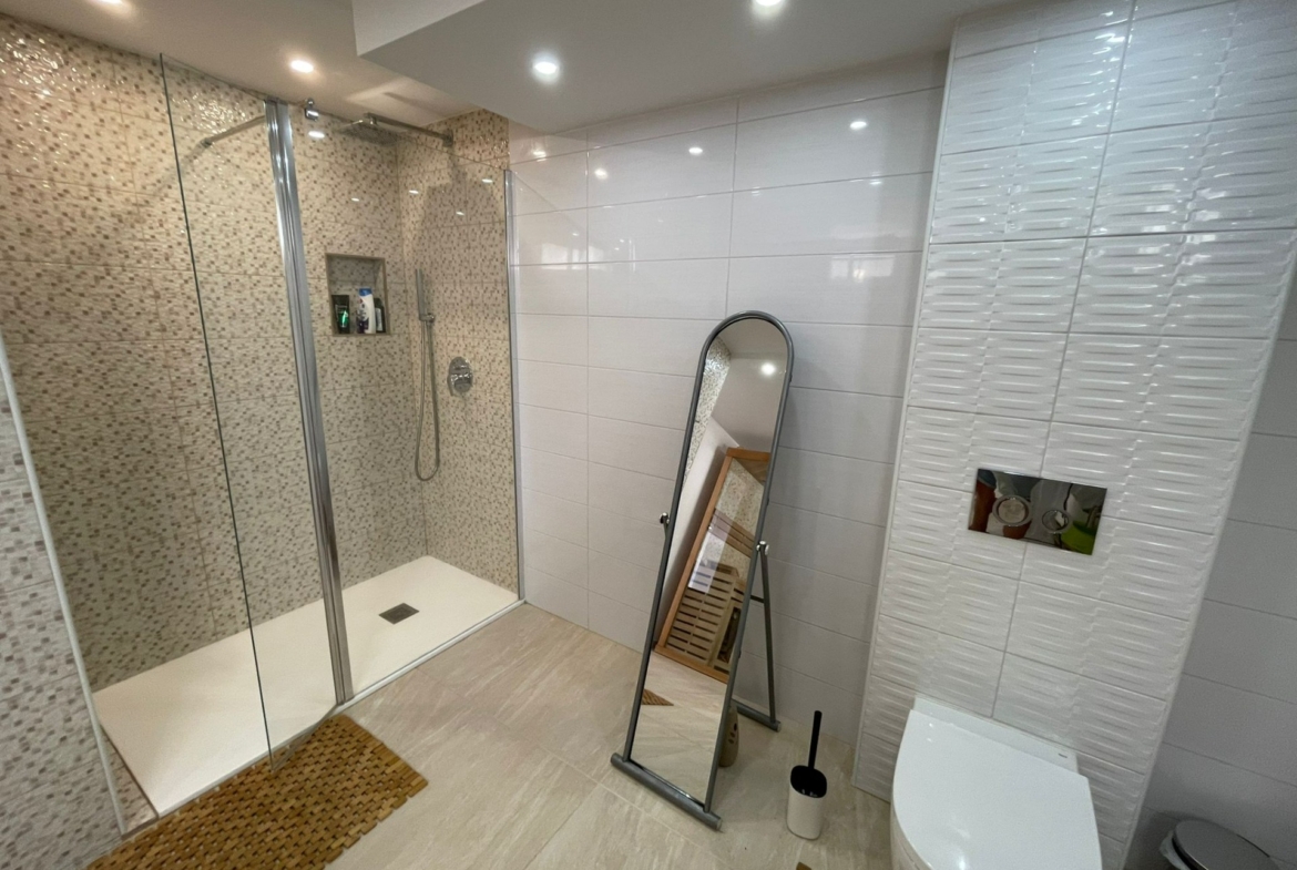 REFORMED HOUSE IN ORIHUELA COSTA! 3 BEDROOMS. BATHROOMS. SAUNA AND PRIVATE POOL.