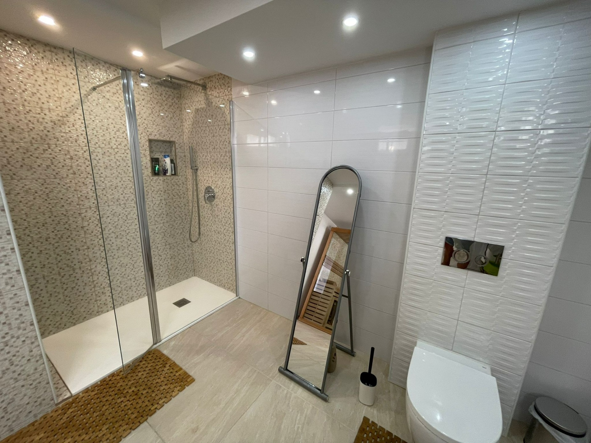 REFORMED HOUSE IN ORIHUELA COSTA! 3 BEDROOMS. BATHROOMS. SAUNA AND PRIVATE POOL.