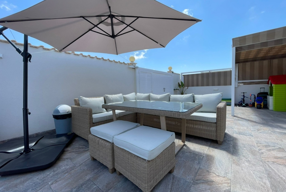 REFORMED HOUSE IN ORIHUELA COSTA! 3 BEDROOMS. BATHROOMS. SAUNA AND PRIVATE POOL.