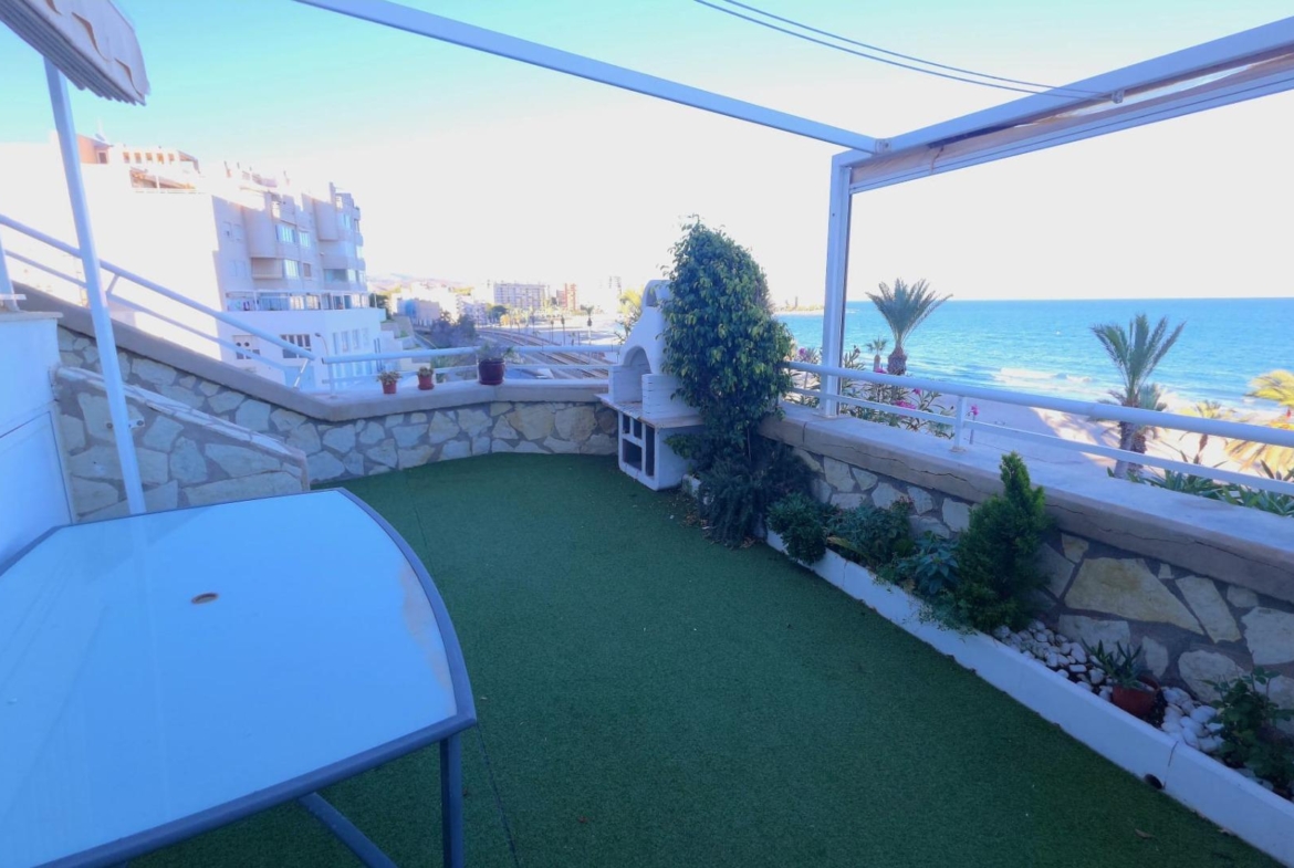 Piso en Primera Línea de Playa Muchavista, El Campello