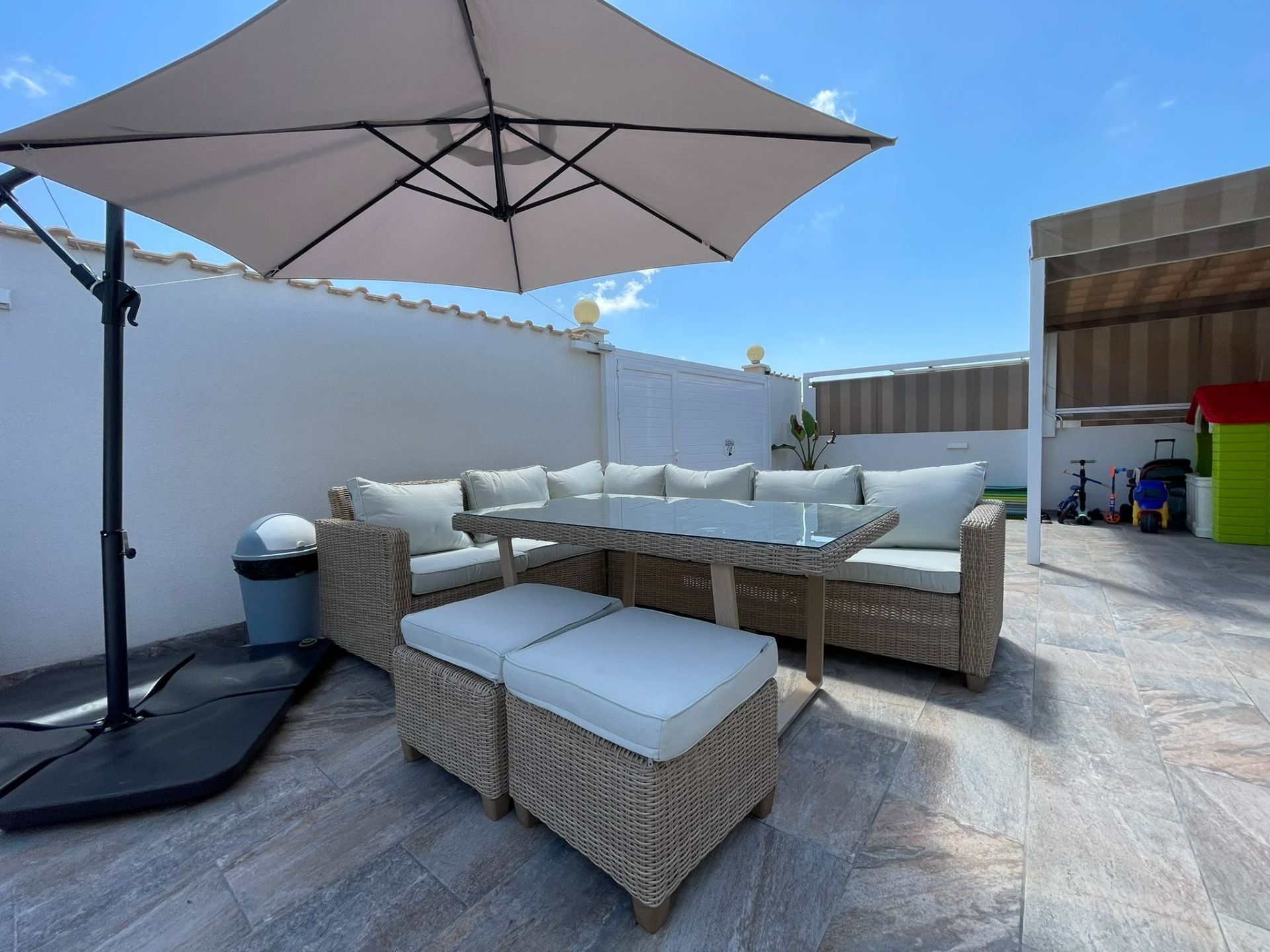 REFORMED HOUSE IN ORIHUELA COSTA! 3 BEDROOMS. BATHROOMS. SAUNA AND PRIVATE POOL.