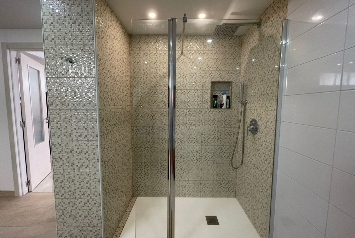 REFORMED HOUSE IN ORIHUELA COSTA! 3 BEDROOMS. BATHROOMS. SAUNA AND PRIVATE POOL.