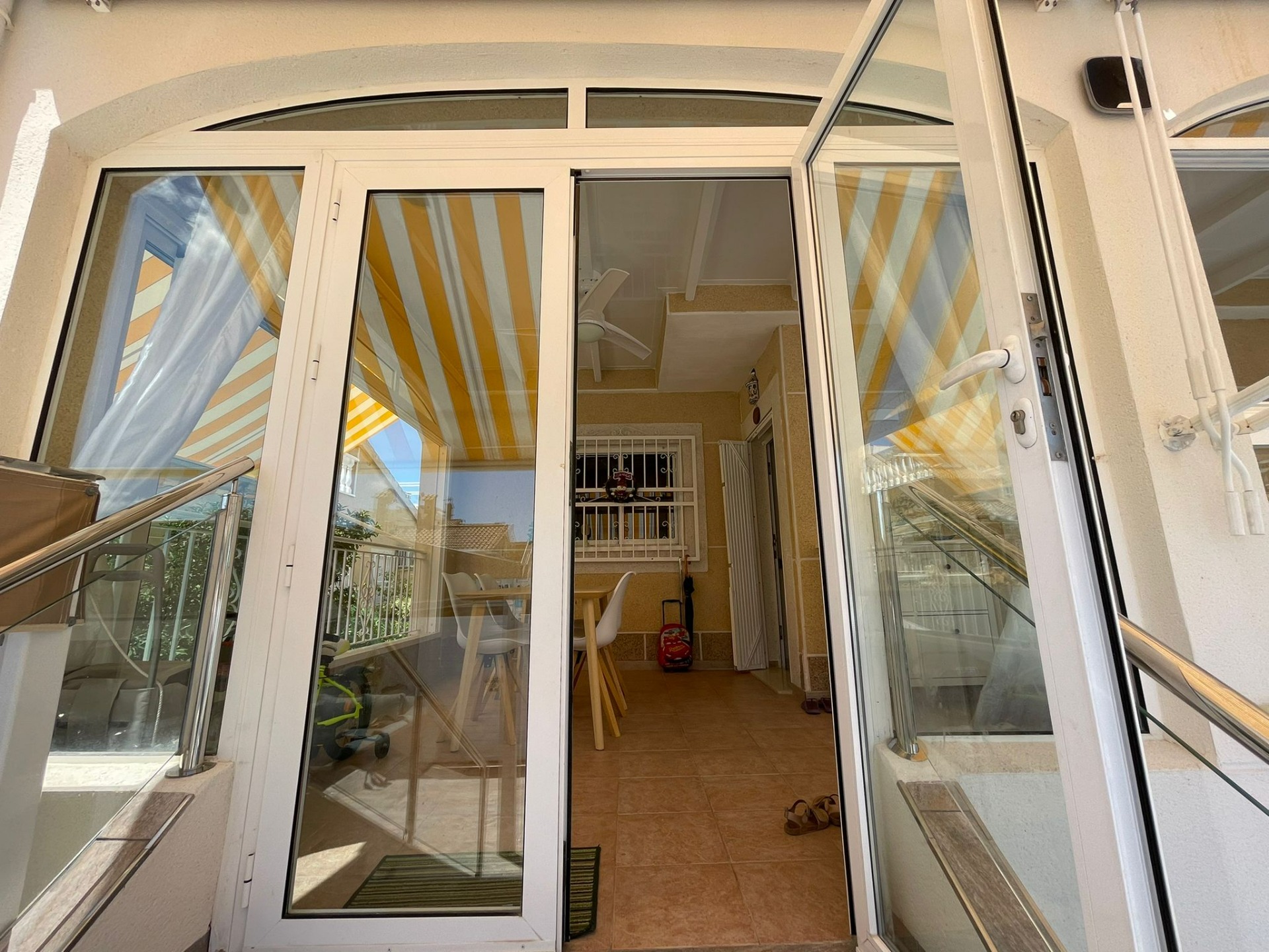 REFORMED HOUSE IN ORIHUELA COSTA! 3 BEDROOMS. BATHROOMS. SAUNA AND PRIVATE POOL.