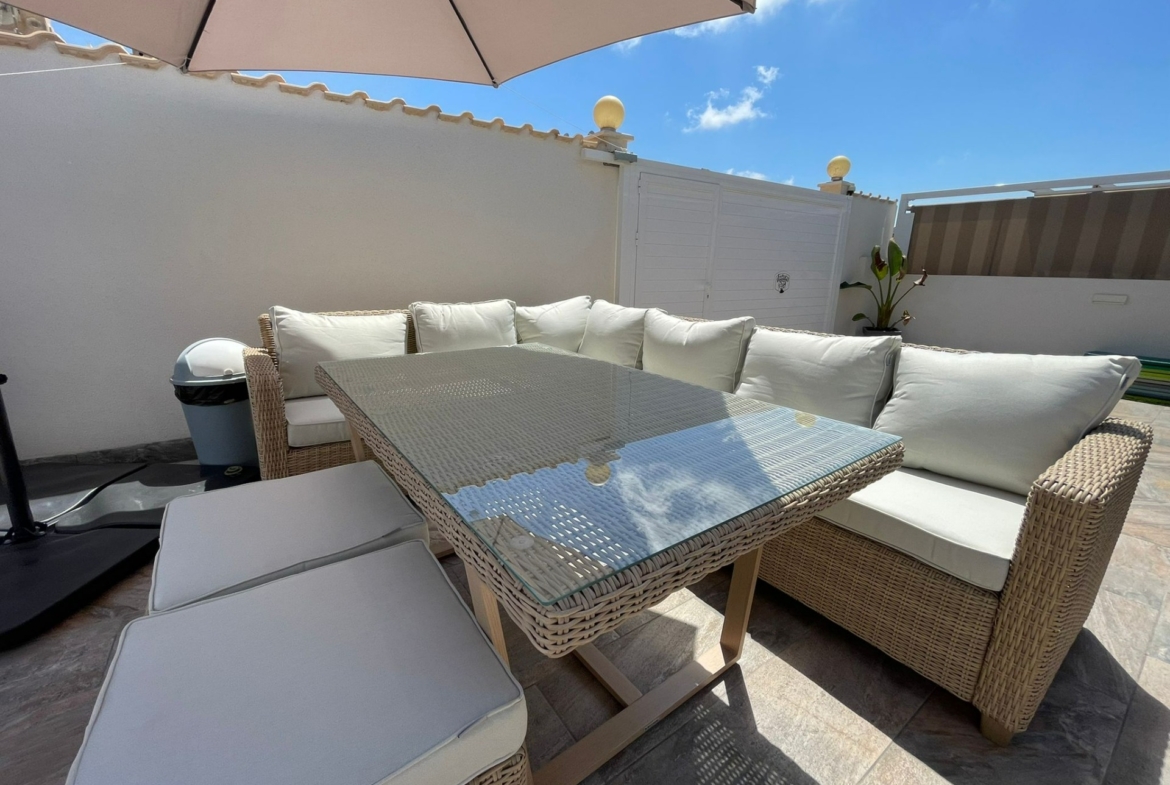 REFORMED HOUSE IN ORIHUELA COSTA! 3 BEDROOMS. BATHROOMS. SAUNA AND PRIVATE POOL.