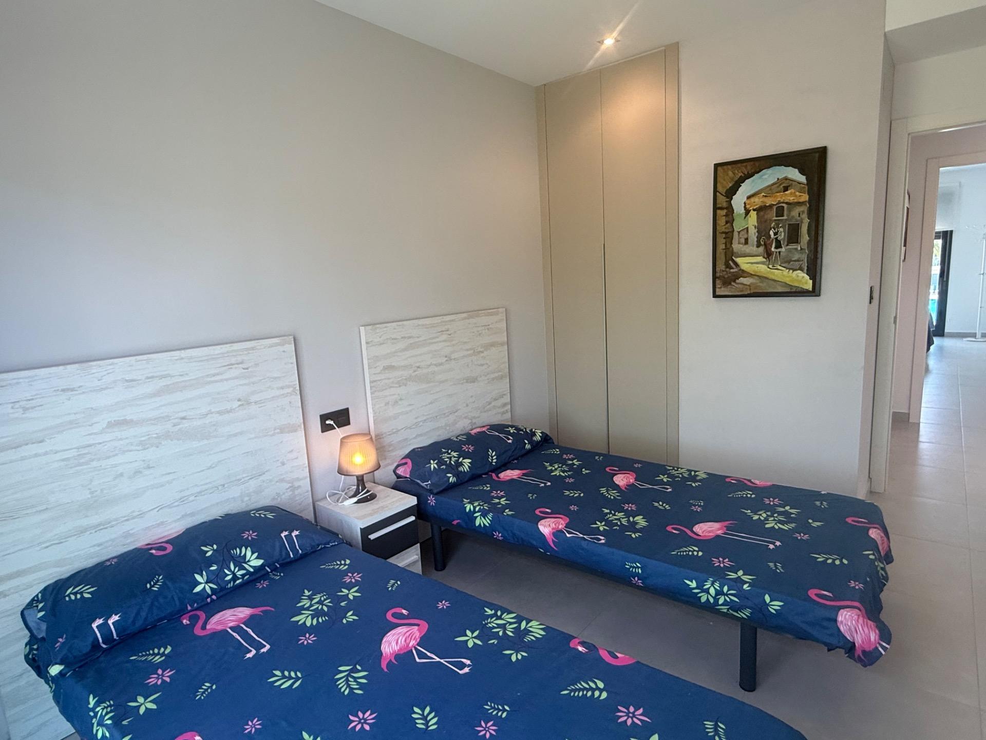 BUNGALOW ALTO OASIS BEACH – EL RASO : 2 HAB, 2 BAÑOS, GARAJE, SOLARIUM