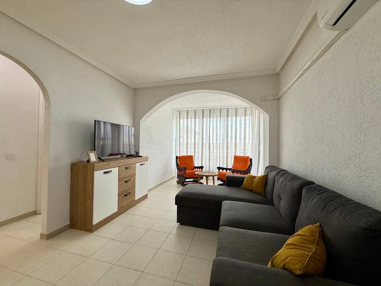 Appartement met 2 slaapkamers, 1 badkamer, 240 m. van het strand en het zwembad