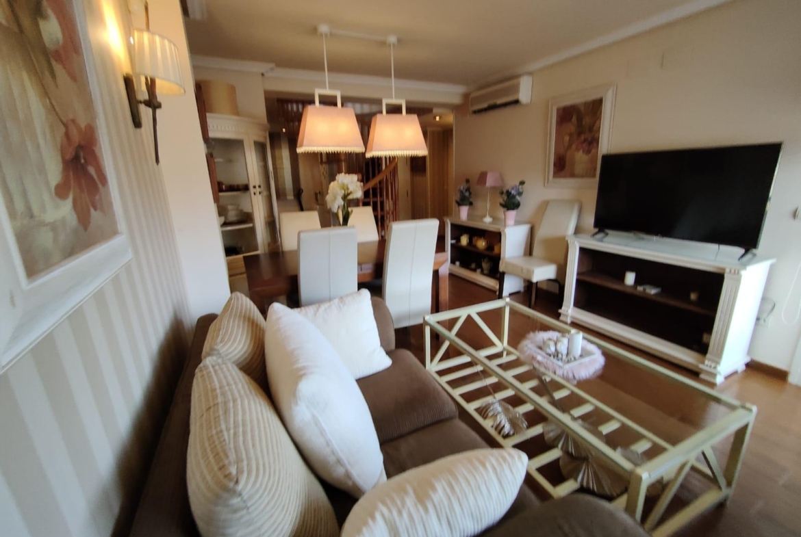 ESPECTACULAR APARTAMENTO DUPLEX EN LA CALA DE VILLAJOYOSA A 300M DE LA PLAYA