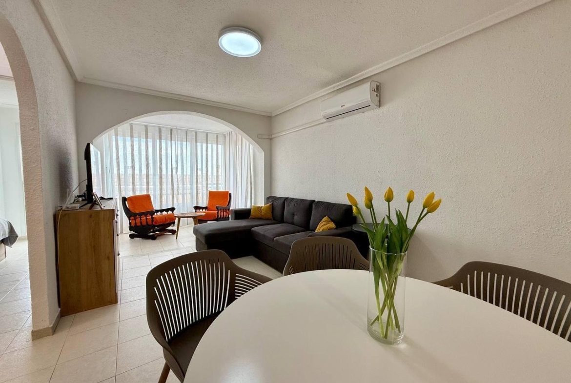 Appartement met 2 slaapkamers, 1 badkamer, 240 m. van het strand en het zwembad