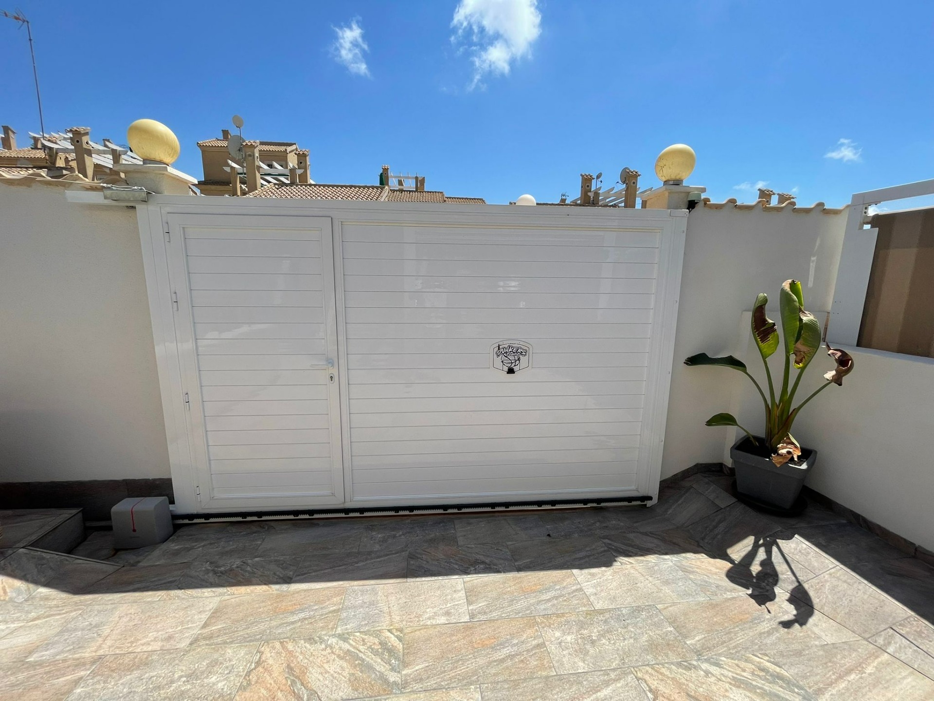 REFORMED HOUSE IN ORIHUELA COSTA! 3 BEDROOMS. BATHROOMS. SAUNA AND PRIVATE POOL.