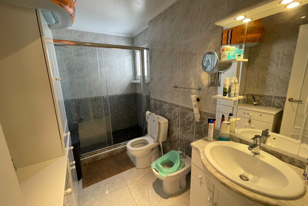 REFORMED HOUSE IN ORIHUELA COSTA! 3 BEDROOMS. BATHROOMS. SAUNA AND PRIVATE POOL.