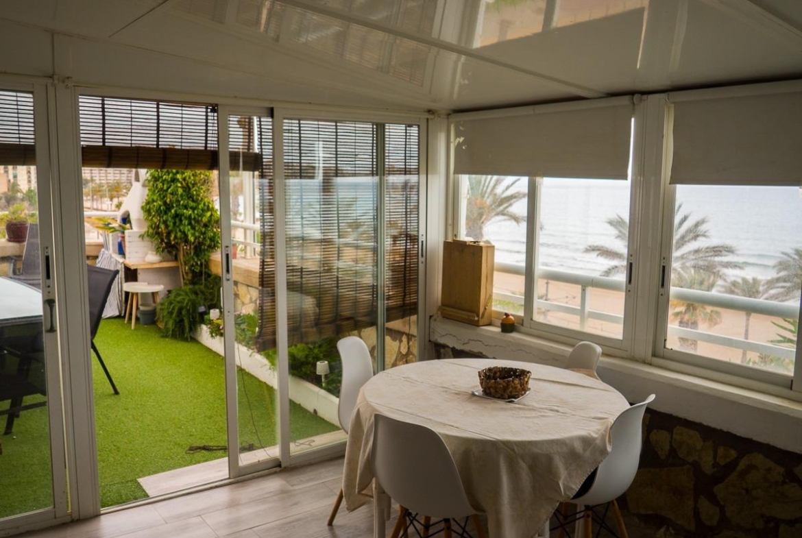 Piso en Primera Línea de Playa Muchavista, El Campello