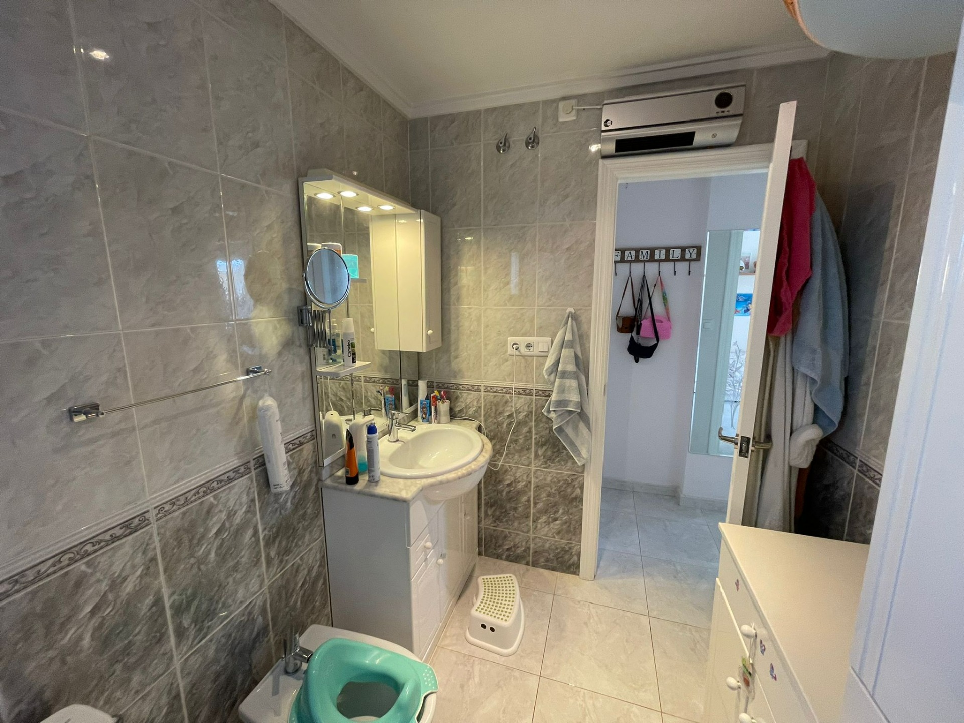REFORMED HOUSE IN ORIHUELA COSTA! 3 BEDROOMS. BATHROOMS. SAUNA AND PRIVATE POOL.