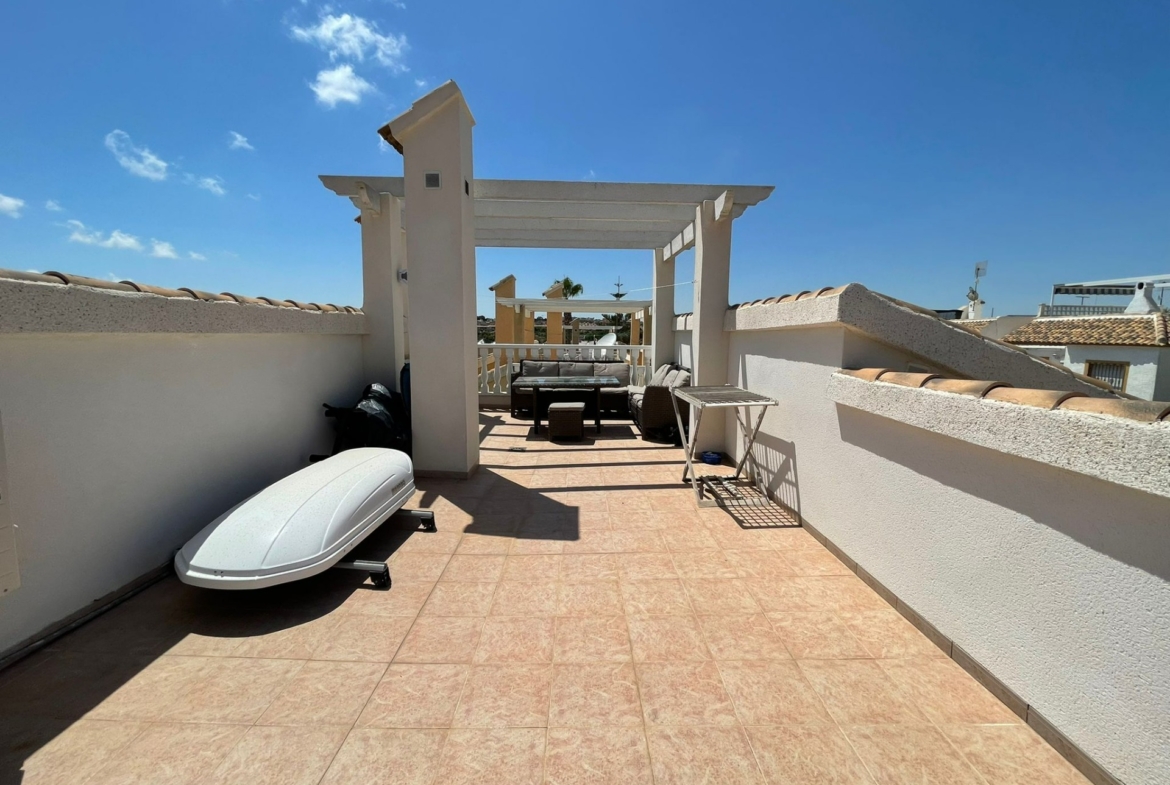REFORMED HOUSE IN ORIHUELA COSTA! 3 BEDROOMS. BATHROOMS. SAUNA AND PRIVATE POOL.