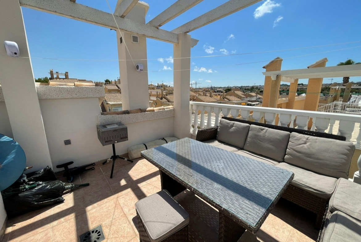 REFORMED HOUSE IN ORIHUELA COSTA! 3 BEDROOMS. BATHROOMS. SAUNA AND PRIVATE POOL.