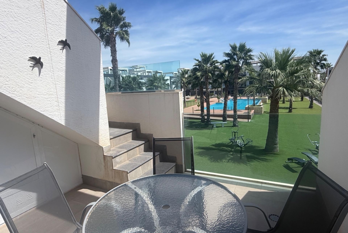 BUNGALOW ALTO OASIS BEACH – EL RASO : 2 HAB, 2 BAÑOS, GARAJE, SOLARIUM