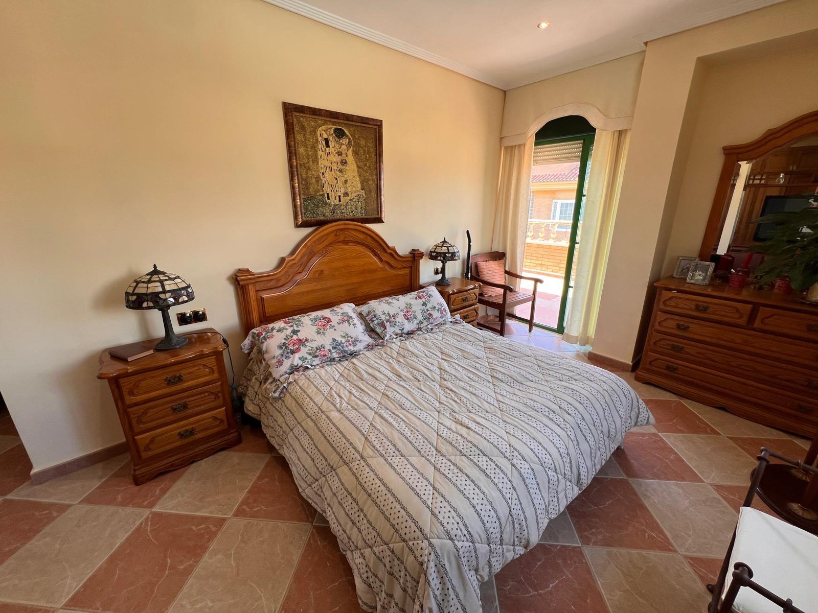 Villa with a pool and views of the mountains and Benidorm in the Rincón de Loix area