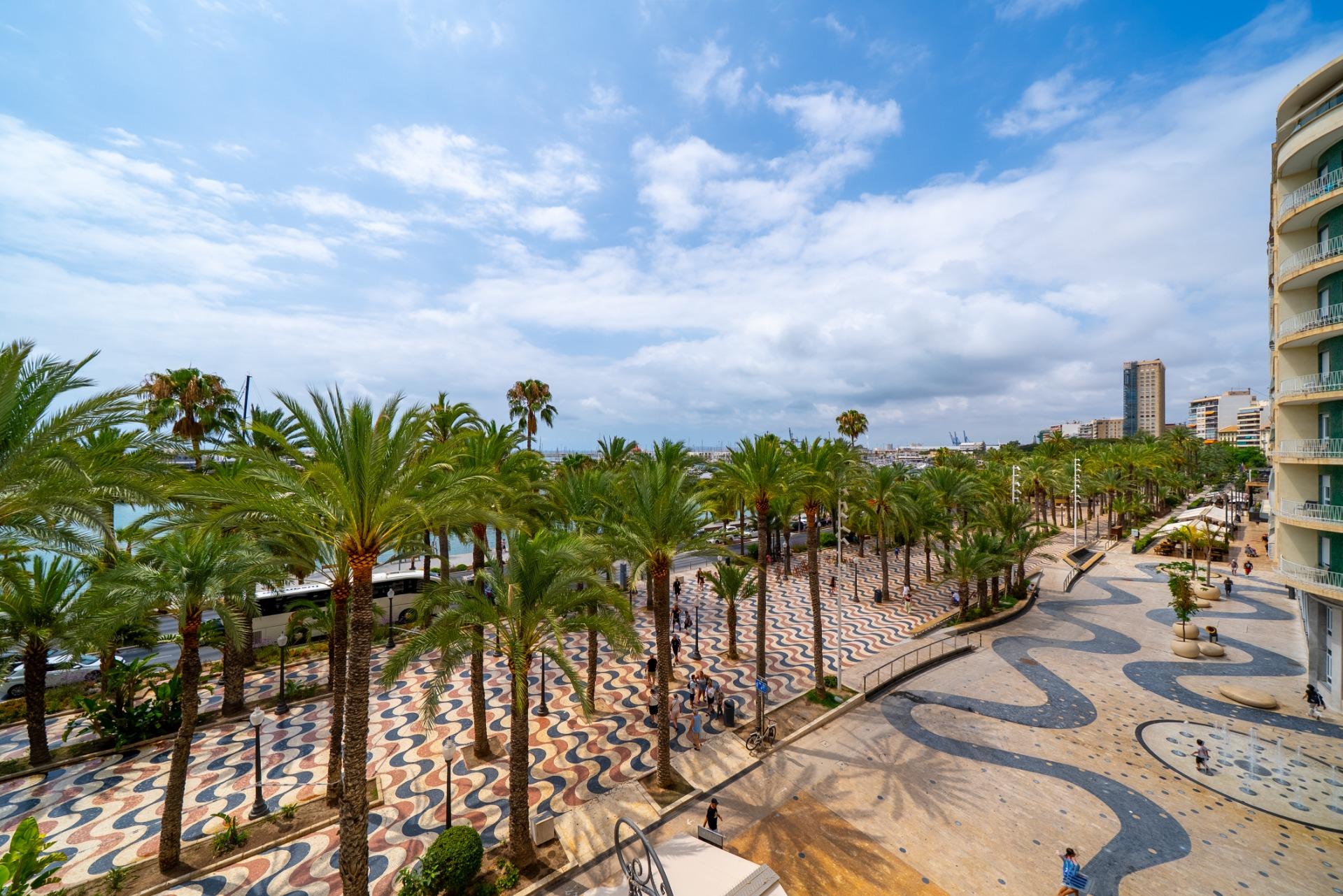 Piso de Lujo con Espectaculares Vistas en la Explanada de España, Alicante