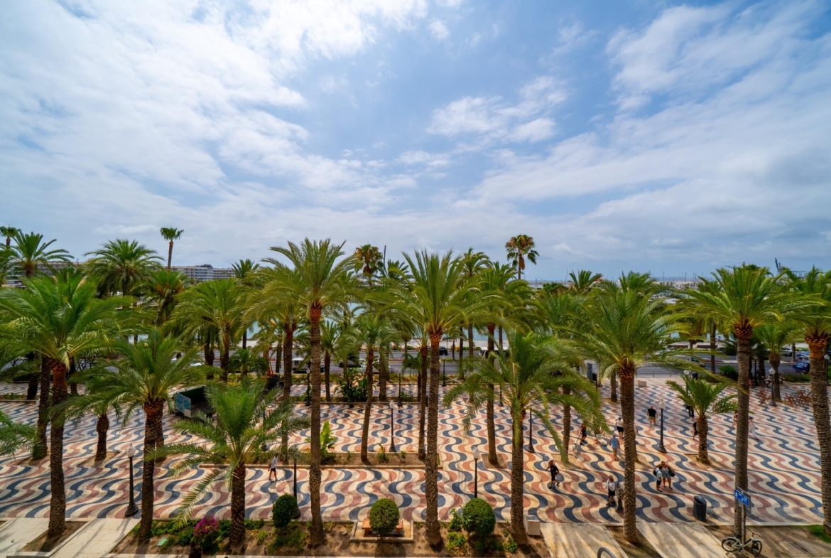 Piso de Lujo con Espectaculares Vistas en la Explanada de España, Alicante