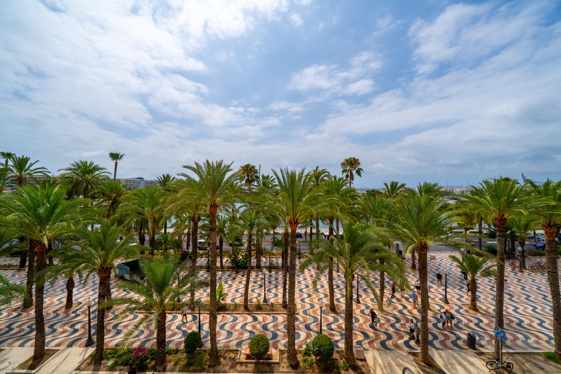 Piso de Lujo con Espectaculares Vistas en la Explanada de España, Alicante