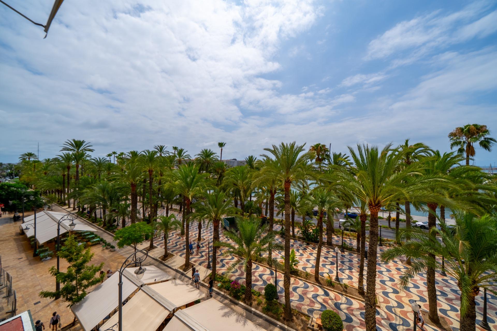 Piso de Lujo con Espectaculares Vistas en la Explanada de España, Alicante