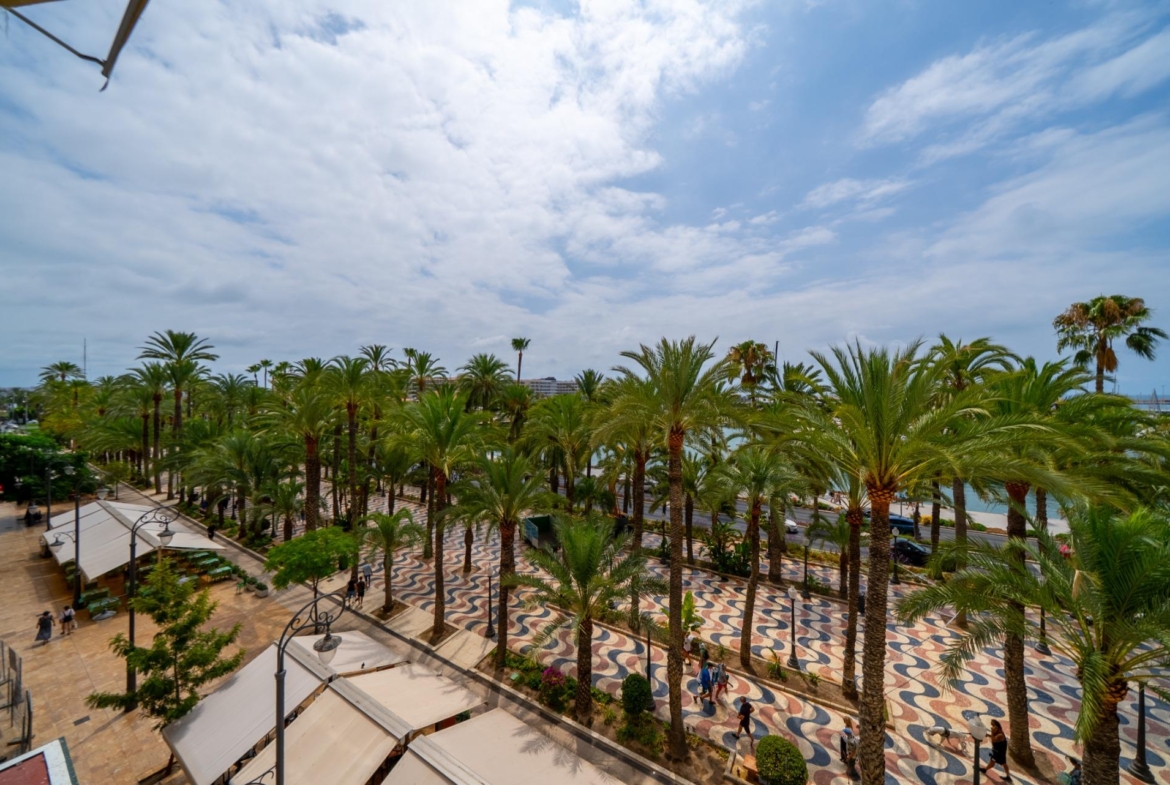 Piso de Lujo con Espectaculares Vistas en la Explanada de España, Alicante
