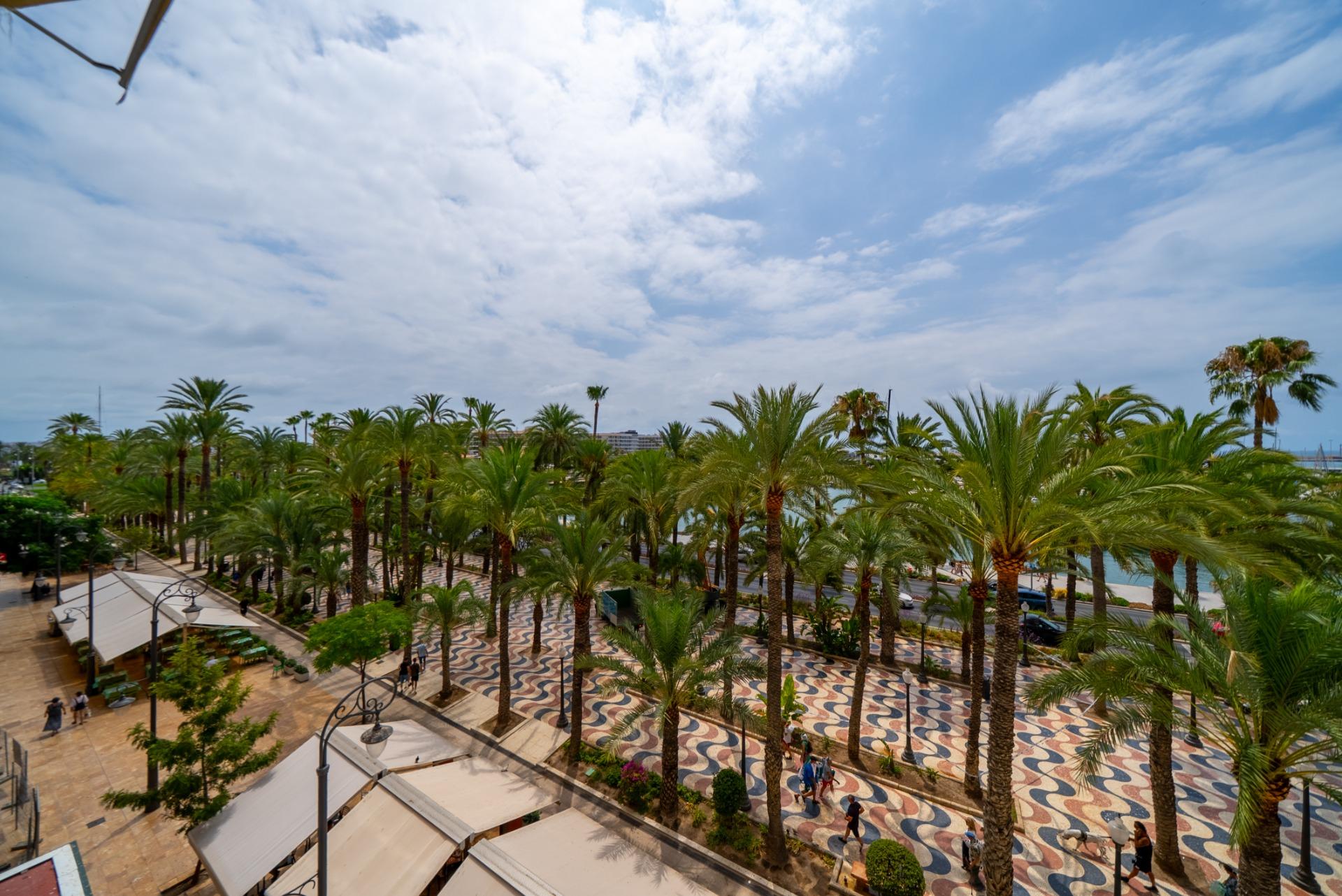 Piso de Lujo con Espectaculares Vistas en la Explanada de España, Alicante