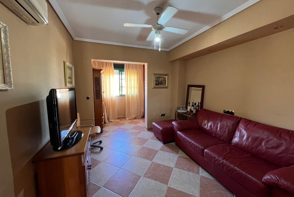 Villa with a pool and views of the mountains and Benidorm in the Rincón de Loix area