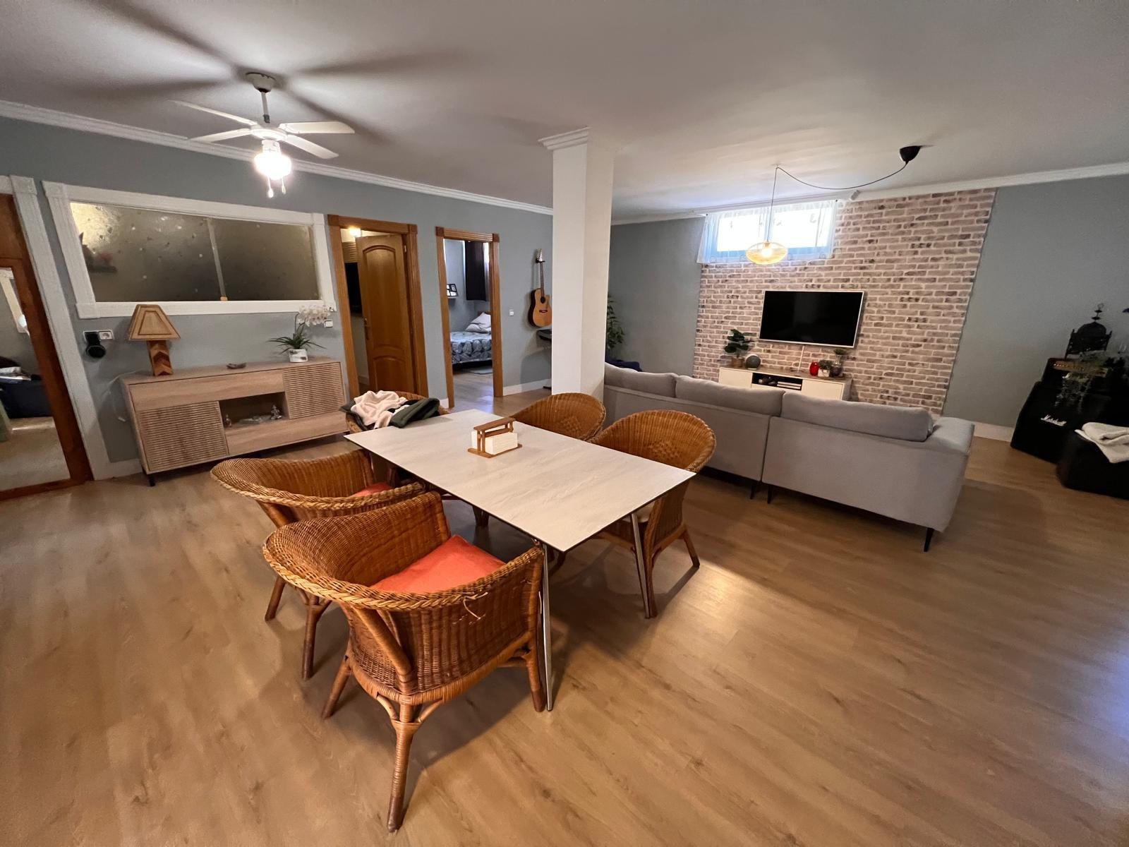 Villa with a pool and views of the mountains and Benidorm in the Rincón de Loix area