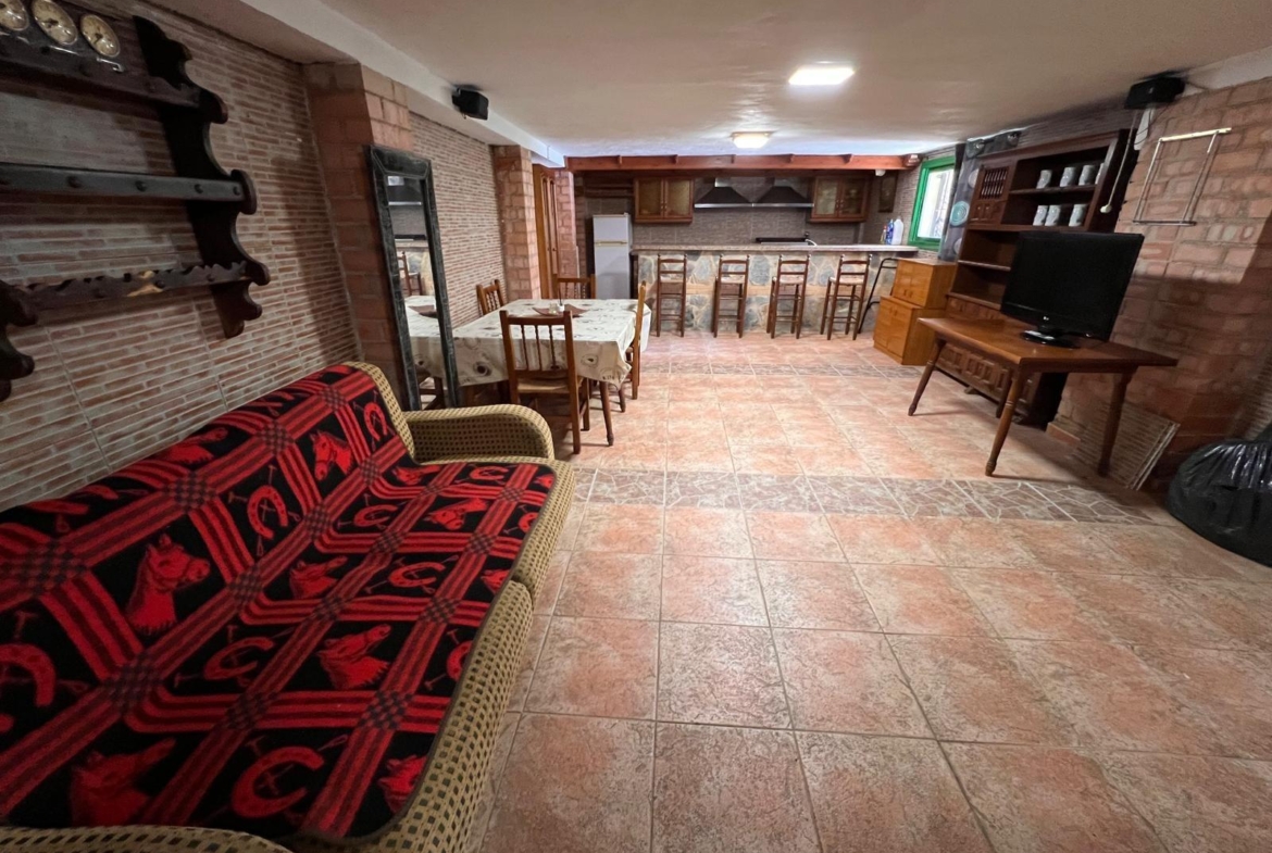 Villa with a pool and views of the mountains and Benidorm in the Rincón de Loix area