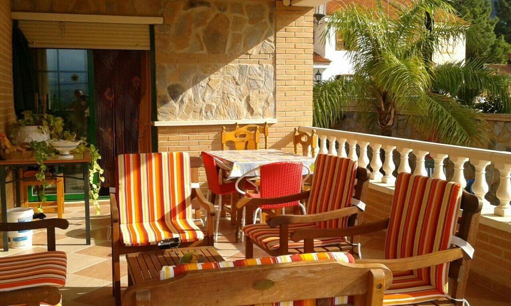 Villa with a pool and views of the mountains and Benidorm in the Rincón de Loix area